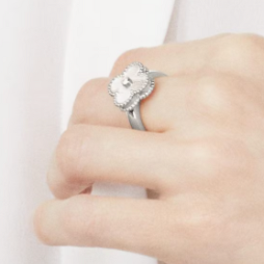 Alira Clover Ring | White & Silver