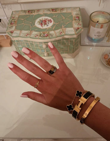 LOVED BY 10,500+ CUSTOMERSBecome part of our community and discover timeless style.