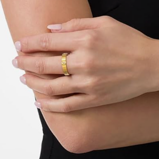 Isla Love Ring | Gold